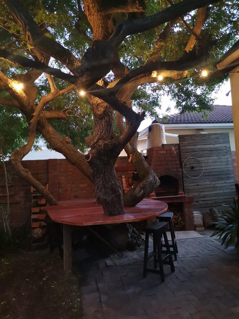 To Let 2 Bedroom Property for Rent in Claremont Western Cape